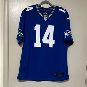 DK Metcalf Brand New Old School Seahawks Nike Jersey. Size XL youth